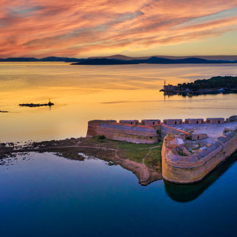 Foto klub Šibenik kroz umjetničku fotografiju daje podršku Kamenčićima - Udruga Kamenčići