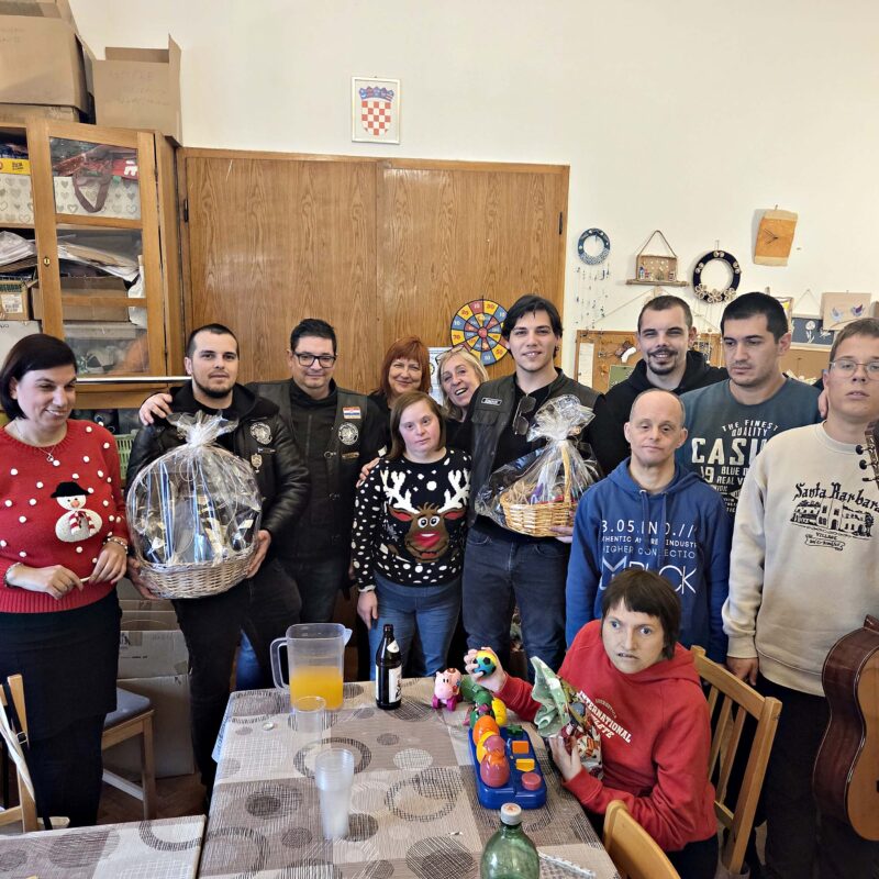 Moto klub „Nema presinga“ Šibenik posjetili “Kamenčiće” - Udruga Kamenčići