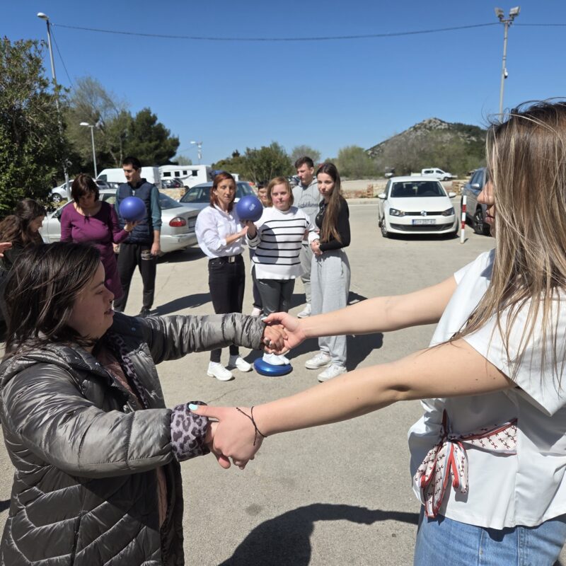 Poboljšanje kvalitete života osoba s intelektualnim teškoćama kroz razvijanje mreže inovativnih usluga 01 - Udruga Kamenčići