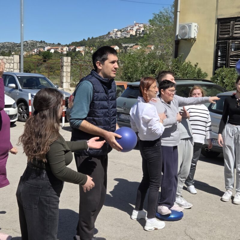 Poboljšanje kvalitete života osoba s intelektualnim teškoćama kroz razvijanje mreže inovativnih usluga 01 - Udruga Kamenčići